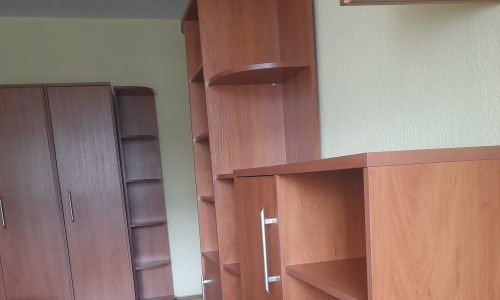 Pokój jednoosobowy w mieszkaniu trzypokojowym
