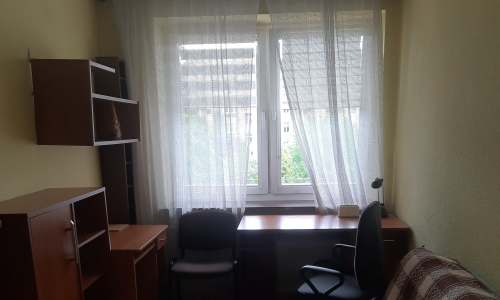 Pokój jednoosobowy w mieszkaniu trzypokojowym
