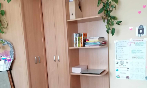 Pokój dla studiujacej lub pracujacej dziewczyny