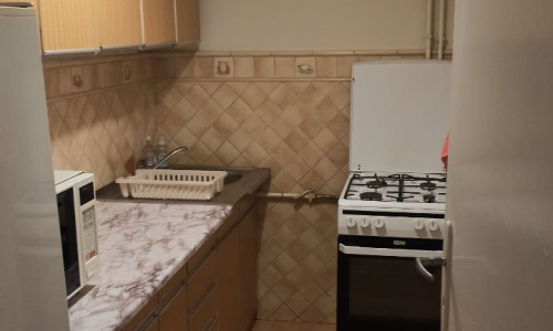 Kawalerka pokój 14m2 kuchnia i łazienka, p.pok. (28m2)