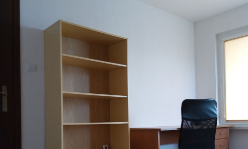 Duży POKÓJ (12m2, 1-osob). Nowoczesne meble-duże biurko, duża szafa