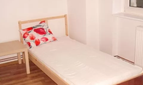 pokoje dla studentek. blisko wiele uczelni